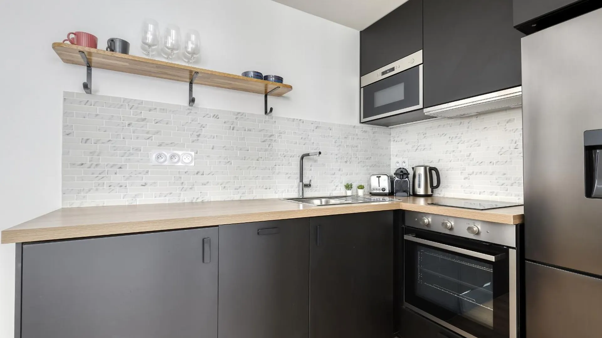 パリModern & Pleasant Flat In The Heart Of The 15Thアパートメント フランス